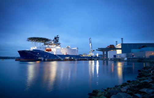 NKT Victoria at the dock