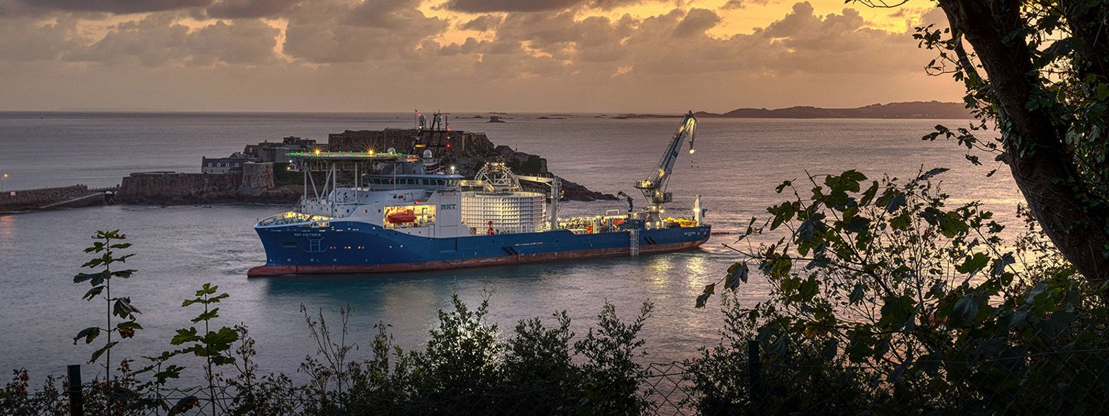 Near shore installation of the HV cable between Guernser and Jersey.